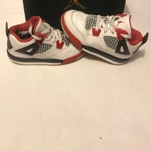 Jordan Retro 4's