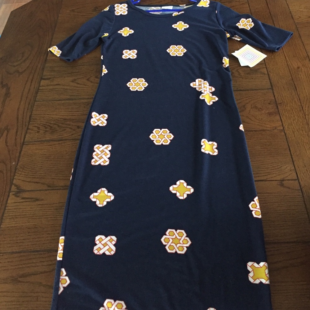 Small LulaRoe Julia -never worn