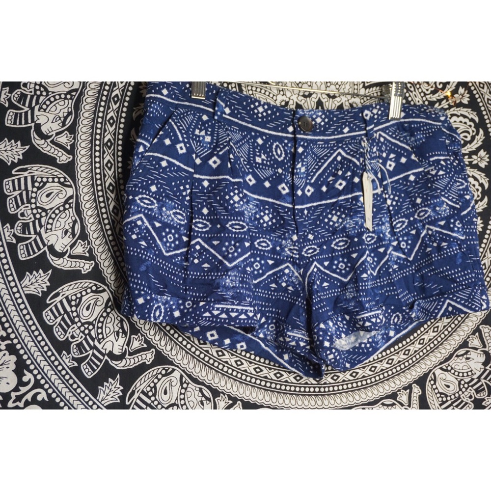 FOREVER 21 TRIBAL SHORTS
