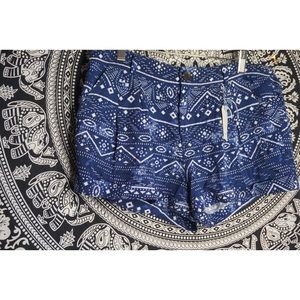 FOREVER 21 TRIBAL SHORTS