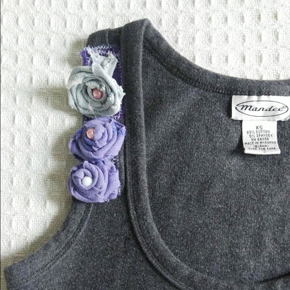 🎉💝  Host Pick🎉💝 Violet Floral Mandee Tank Top - Picture 3 of 4