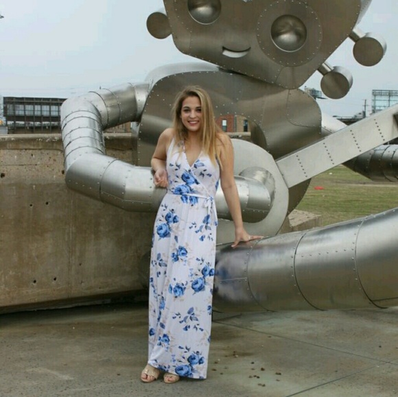 Bailey Maxi Dress - Picture 3 of 3