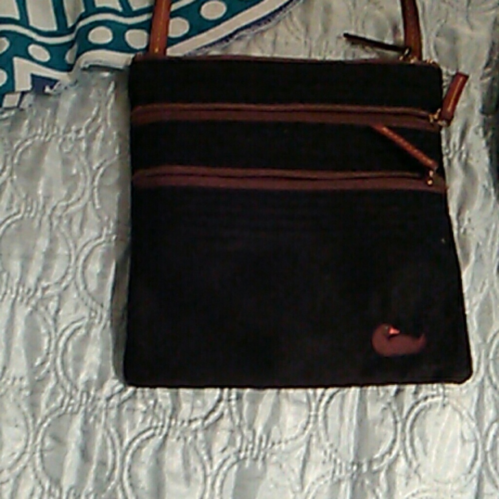 Authentic DOONEY & BOURKE CROSSBODY