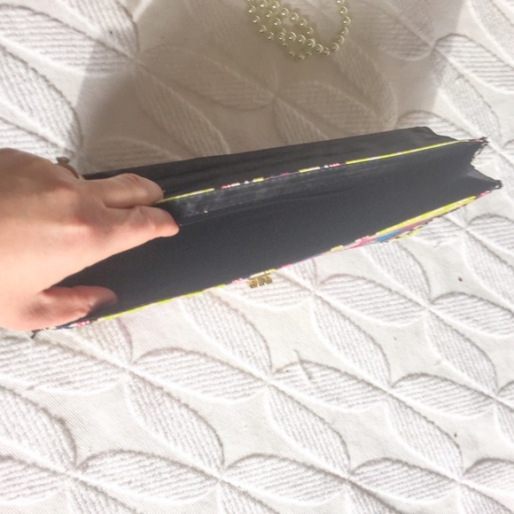 Bold Patterned Clutch Purse - Picture 3 of 4