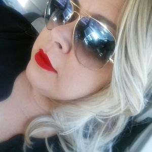 Meet your Posher, Aline