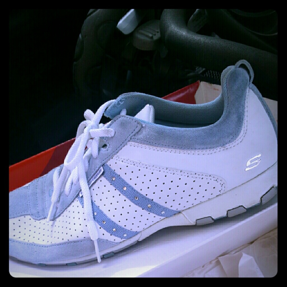 Cute Tennis Shoe here!!