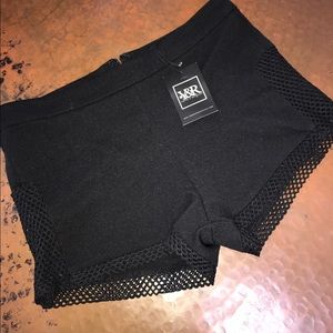 Y&G black shorts with mesh
