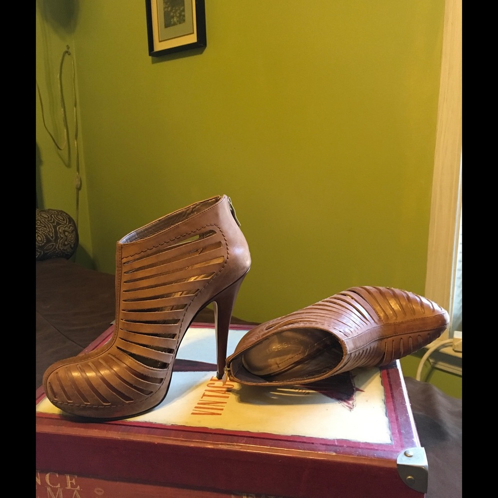 BCBG TAN Leather booties