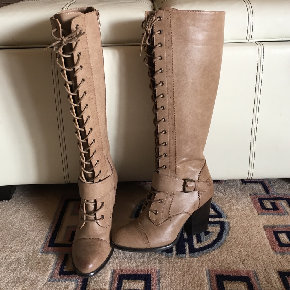 🚨SALE🚨Chinese laundry lace up boots