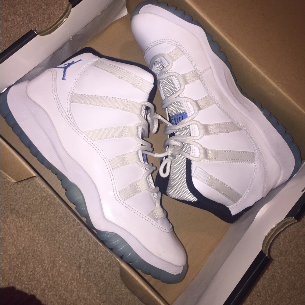 Jordan 11 legend blue