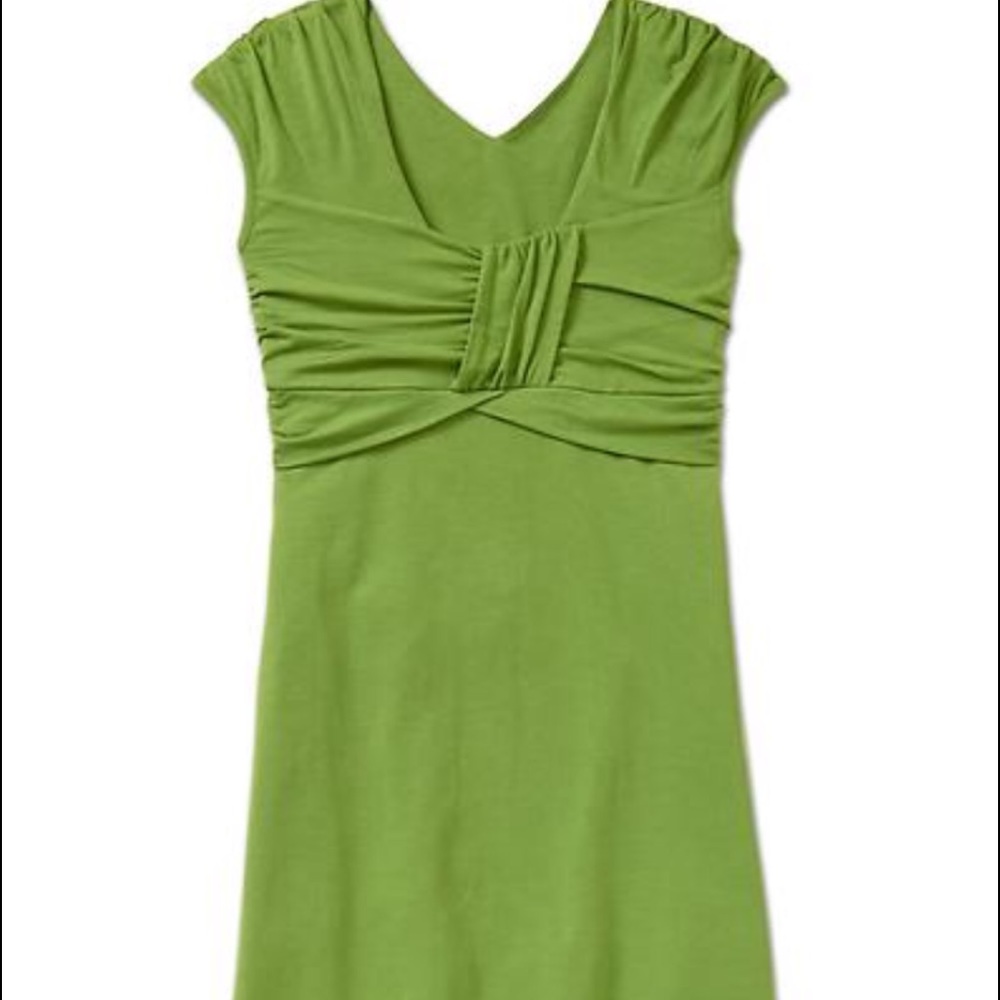 Athleta Leighani dress in leaf green