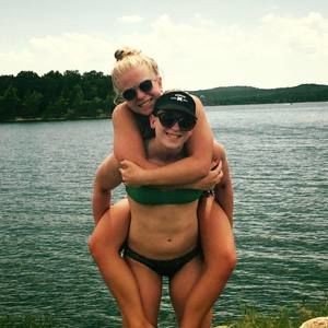 Meet your Posher, Dana