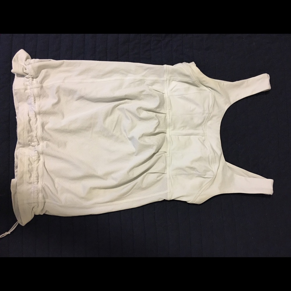 Lululemon Tame me run Tank, size 4