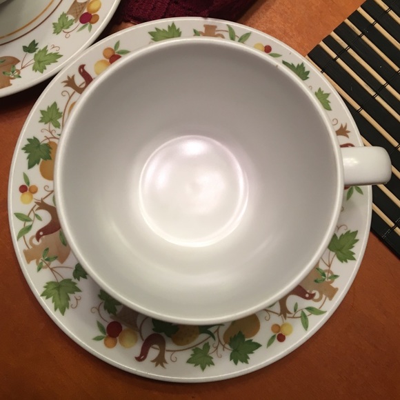 Set of two, China Cup and Saucers - Picture 2 of 4