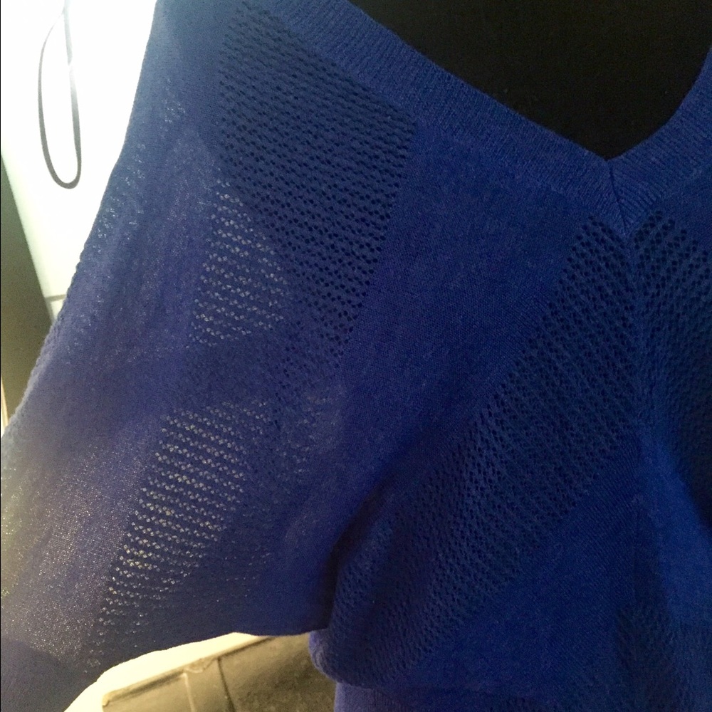 NWT thin vneck mesh sweater