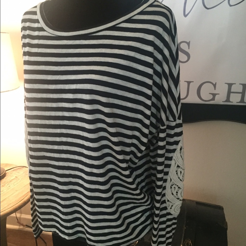 Black snd White Boutique top