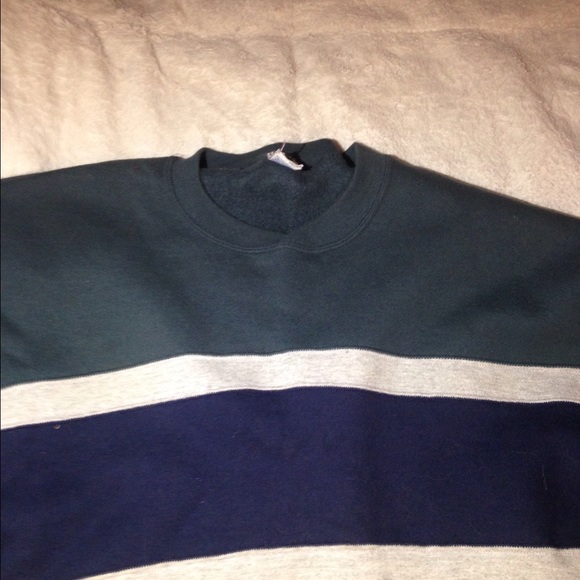 🎉CLOSET CLOSED - Picture 2 of 4