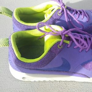 NIKE AIR MAX THEA WOMENS SIZE 10
