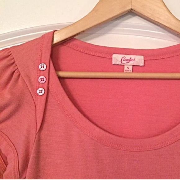Coral Candie's Button Accented Knit Top - Picture 4 of 4
