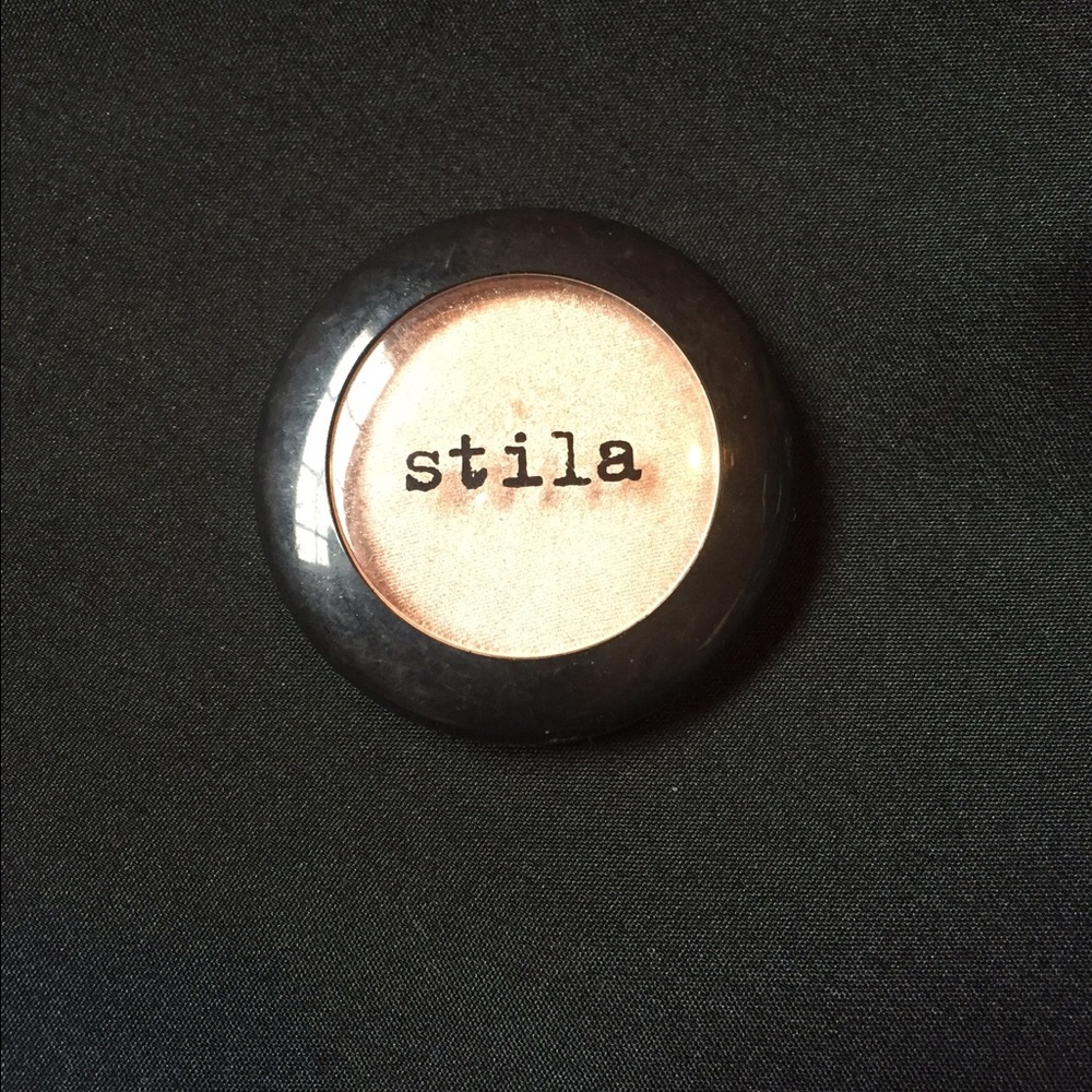 Stila Highlighter in Kitten
