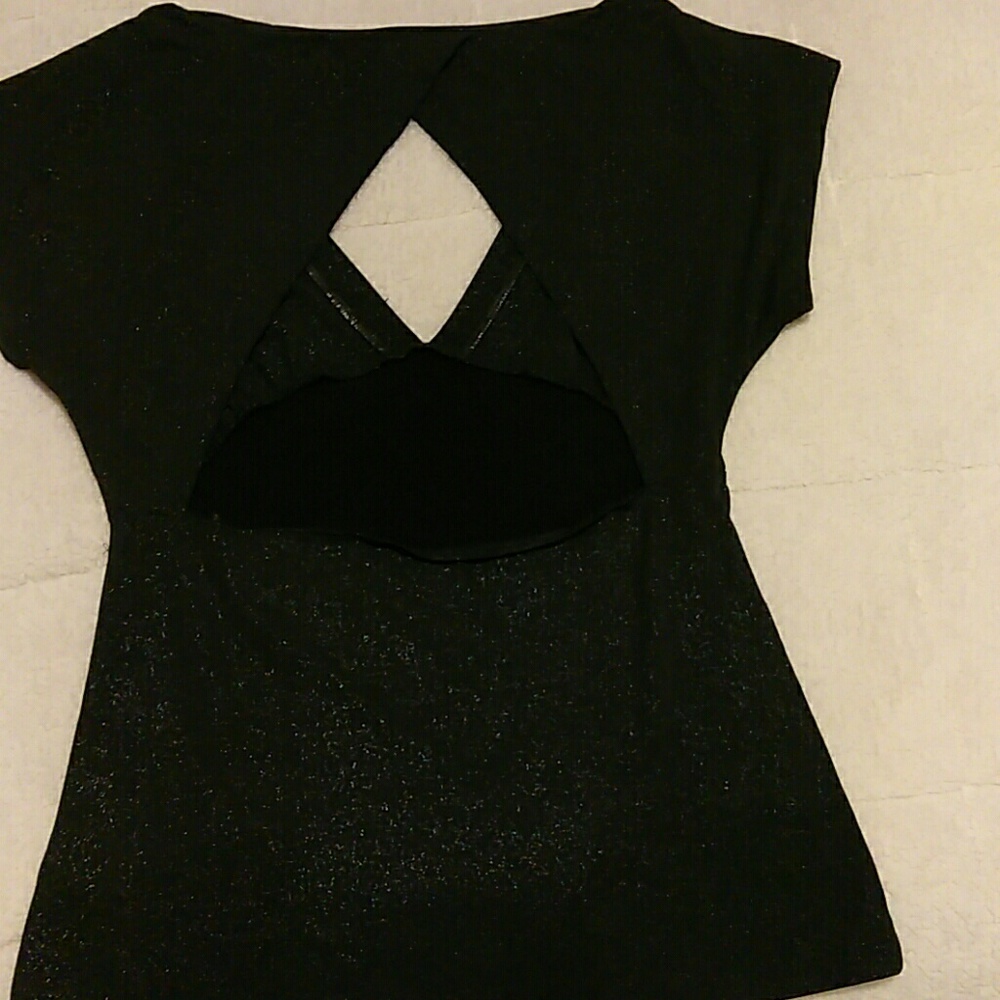 Guess exposed back top - Picture 3 of 3
