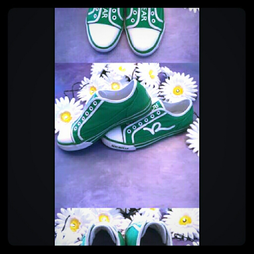 ISO ROCAWEAR GREEN SLIP ONS