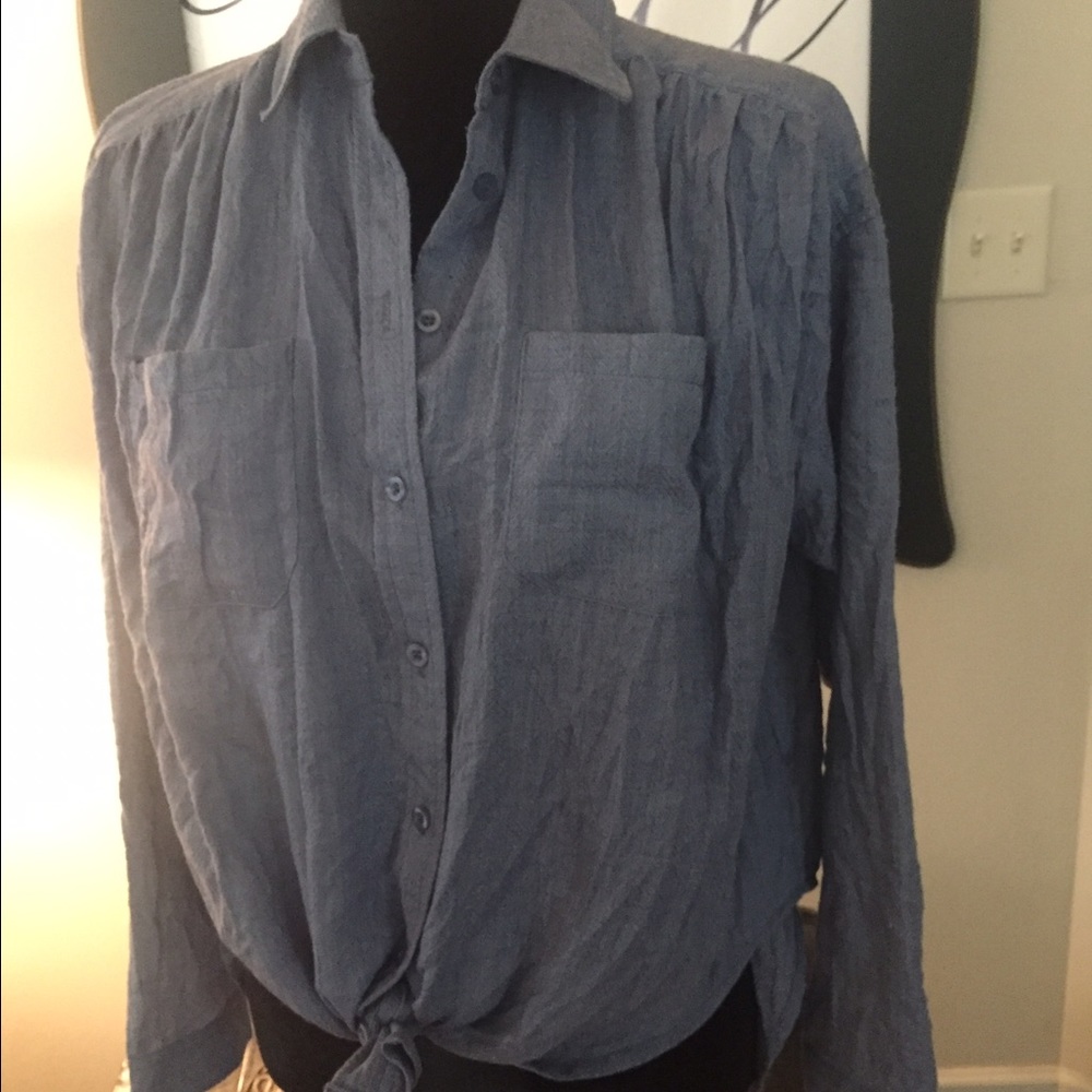 Boutique hi low button up