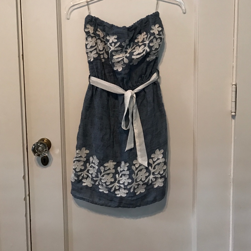 Strapless dress