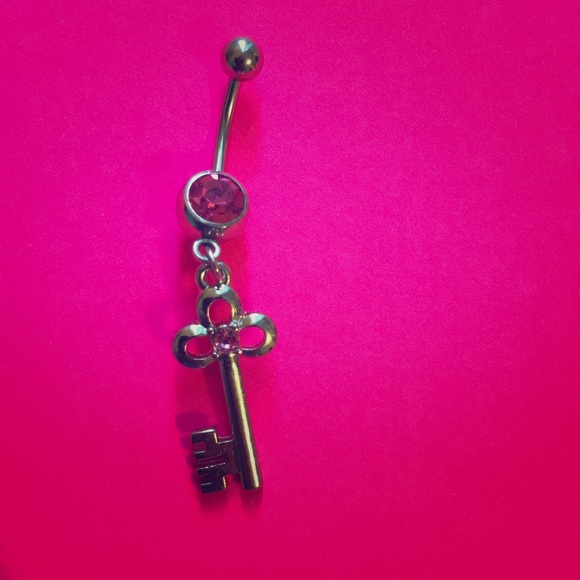🗝JEWEL KEY BELLY RING🗝 - Picture 1 of 2
