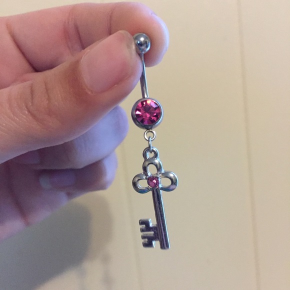 🗝JEWEL KEY BELLY RING🗝 - Picture 2 of 2