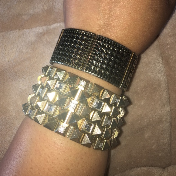 ✨5 Bundle Bracelet set✨ Gold Theme✨ - Picture 4 of 4