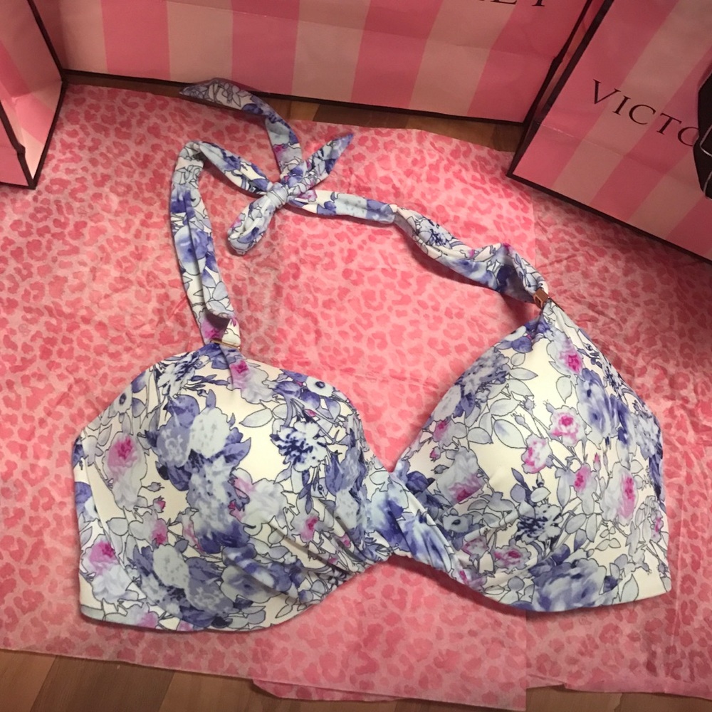 NWOT Victoria's Secret Bikini Top