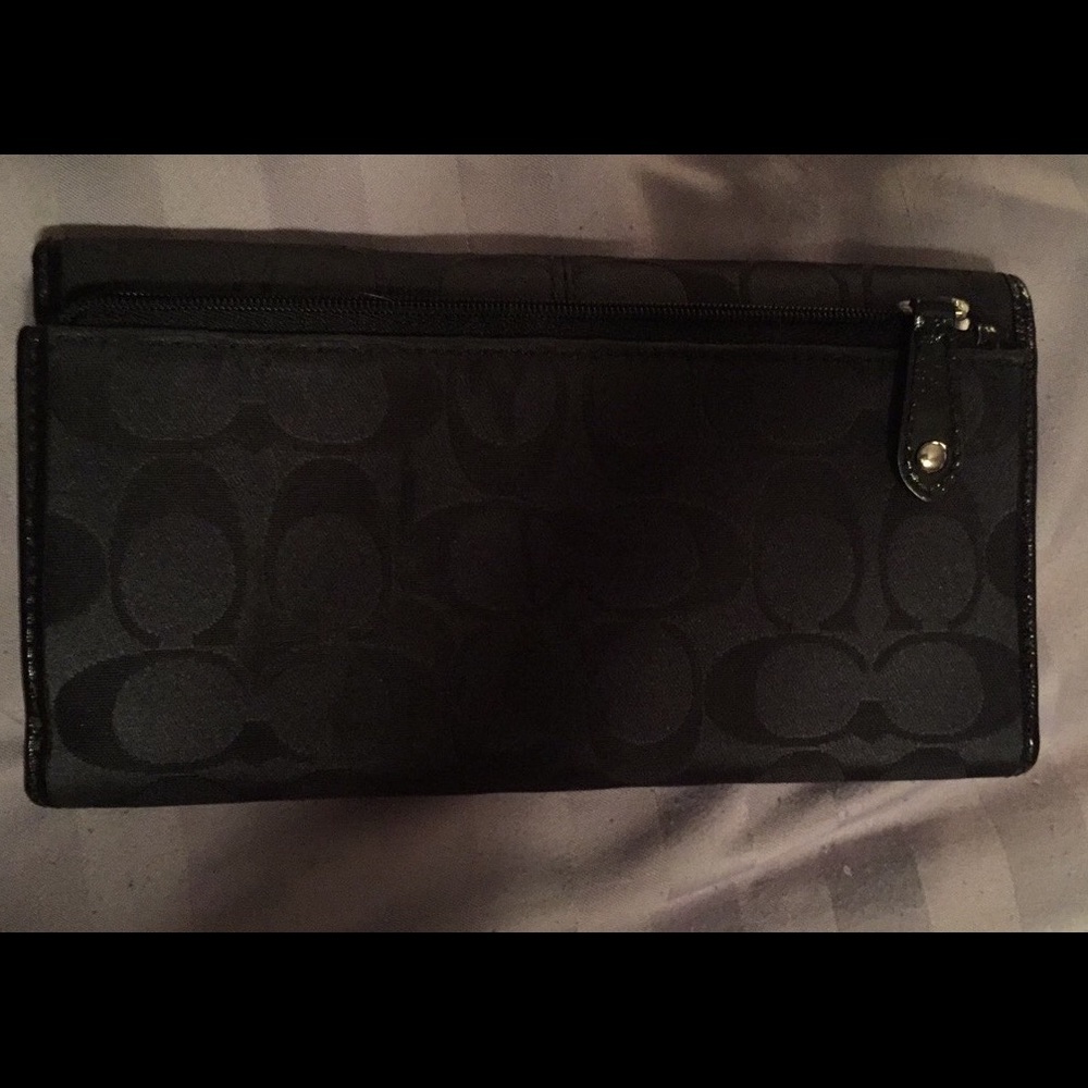 Coach Wallet - Picture 4 of 4