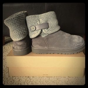 Women's UGG Boots - Shaina - size 8
