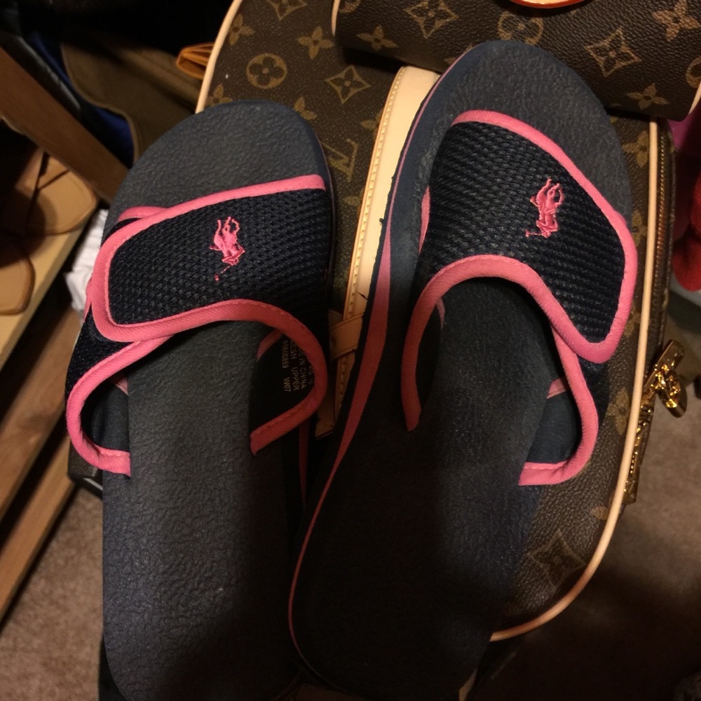 Polo flip flops