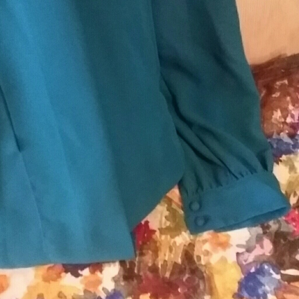 Blouse - Picture 2 of 3