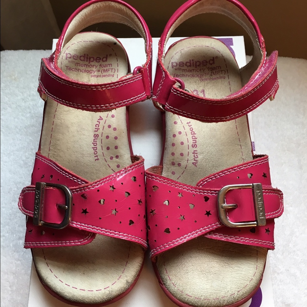 Pediped “Maggie” Patent Girls Sandal, Size 13-13.5