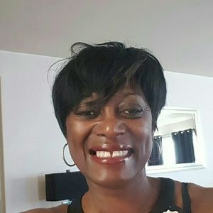 Meet your Posher, Bobbie