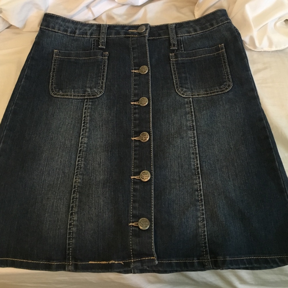 SUPER CUTE Jean skirt!!