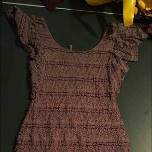 Lacey Bodycon dress ❤️with cutesy sleeves