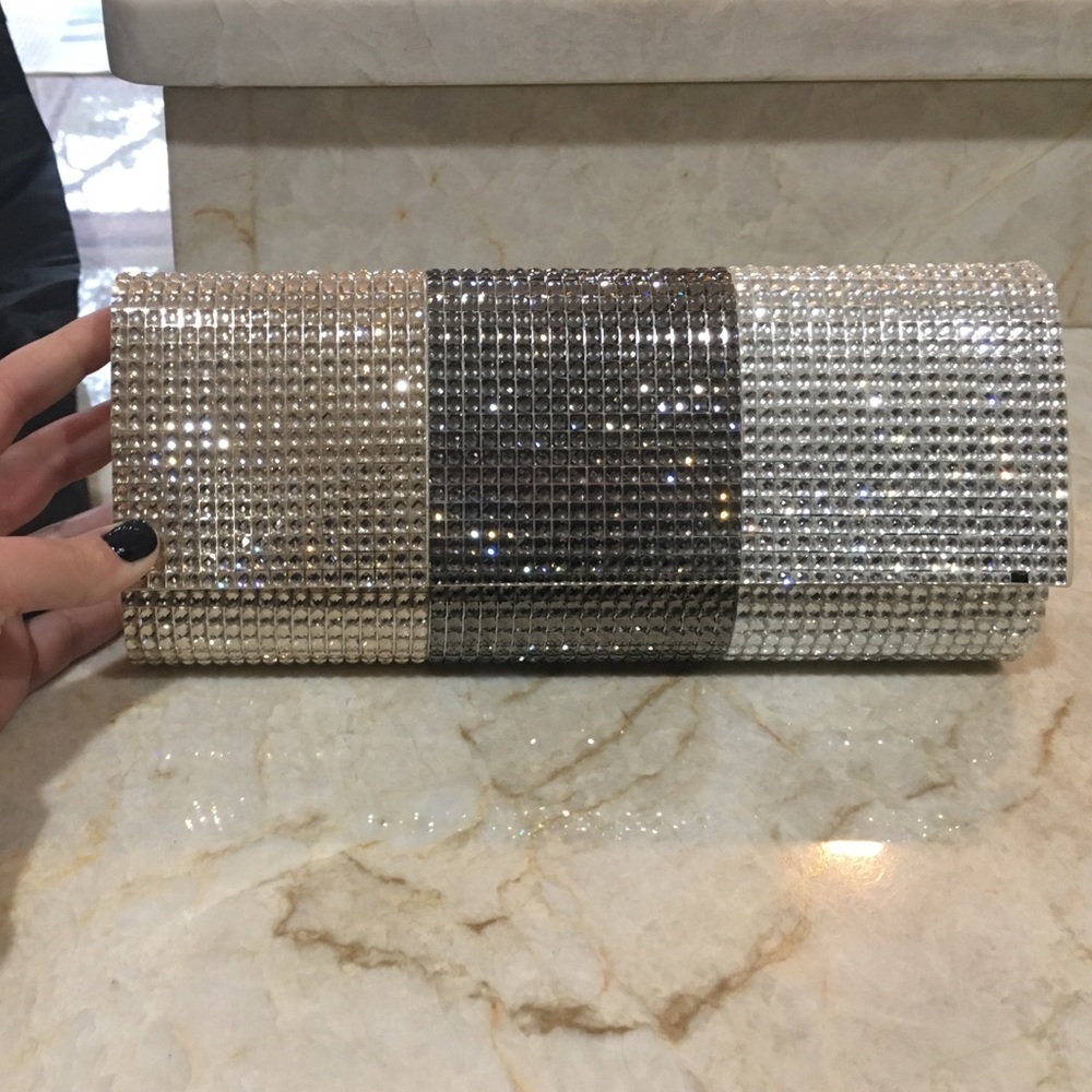Beaded clutch