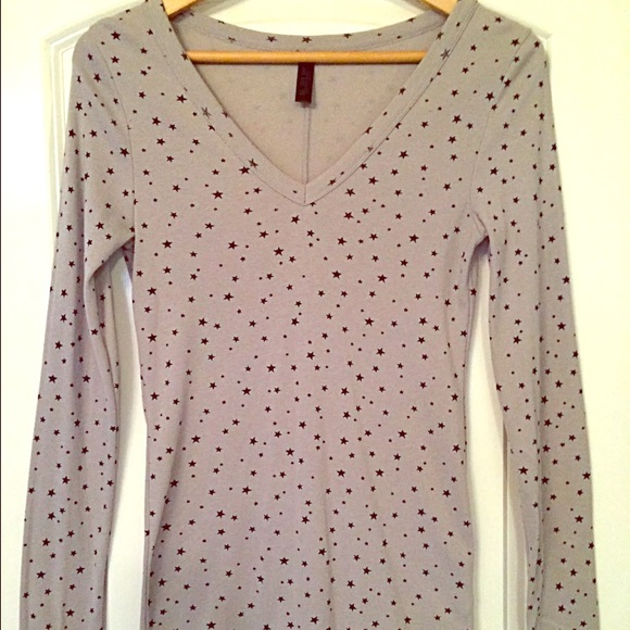 Tee Shop by Victoria's Secret Long Sleeve V Neck - Picture 1 of 4