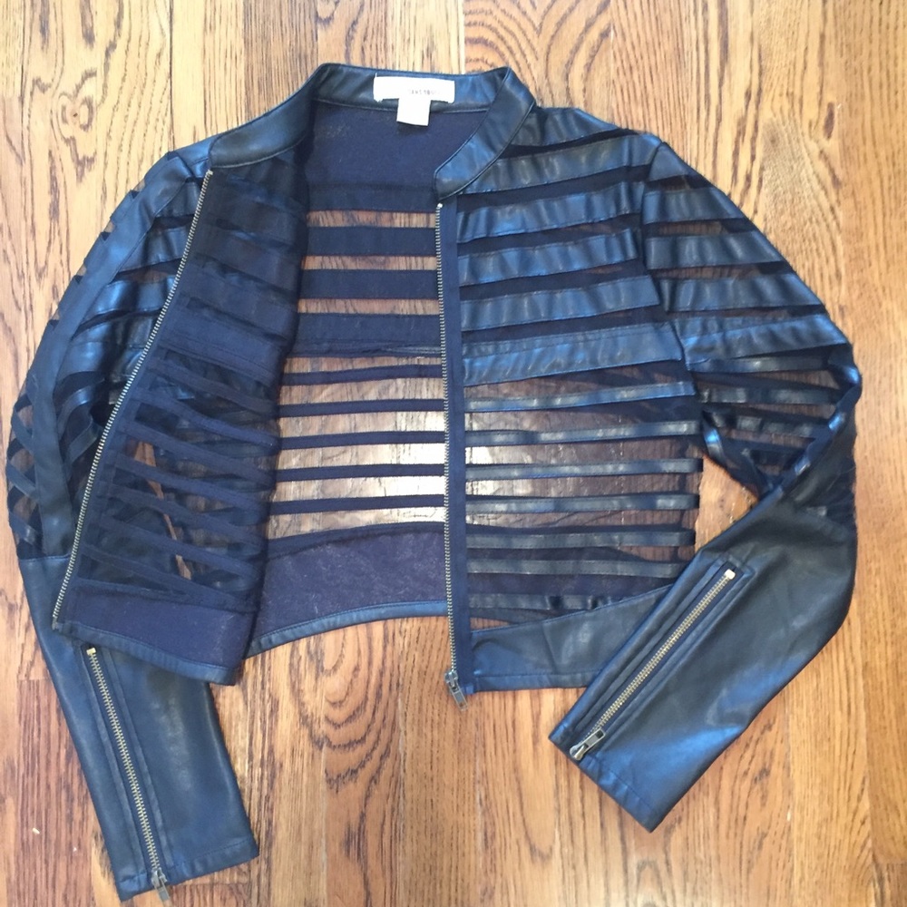 ⚡️⚡️⏰Gorgeous leather cropped jacket⚡️⚡️