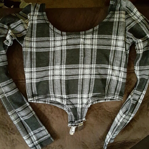 Unif NWT Cropped top - Picture 3 of 4