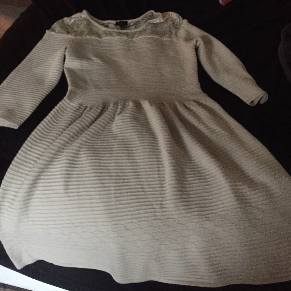 Jessica Simpson nude dress