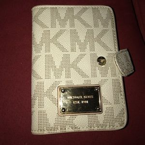 Authentic Michael Kors Passport cover/wallet