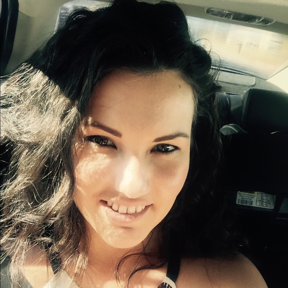 Meet your Posher, Leah