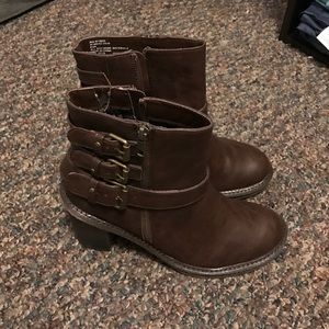 Booty Heals- White Mountain