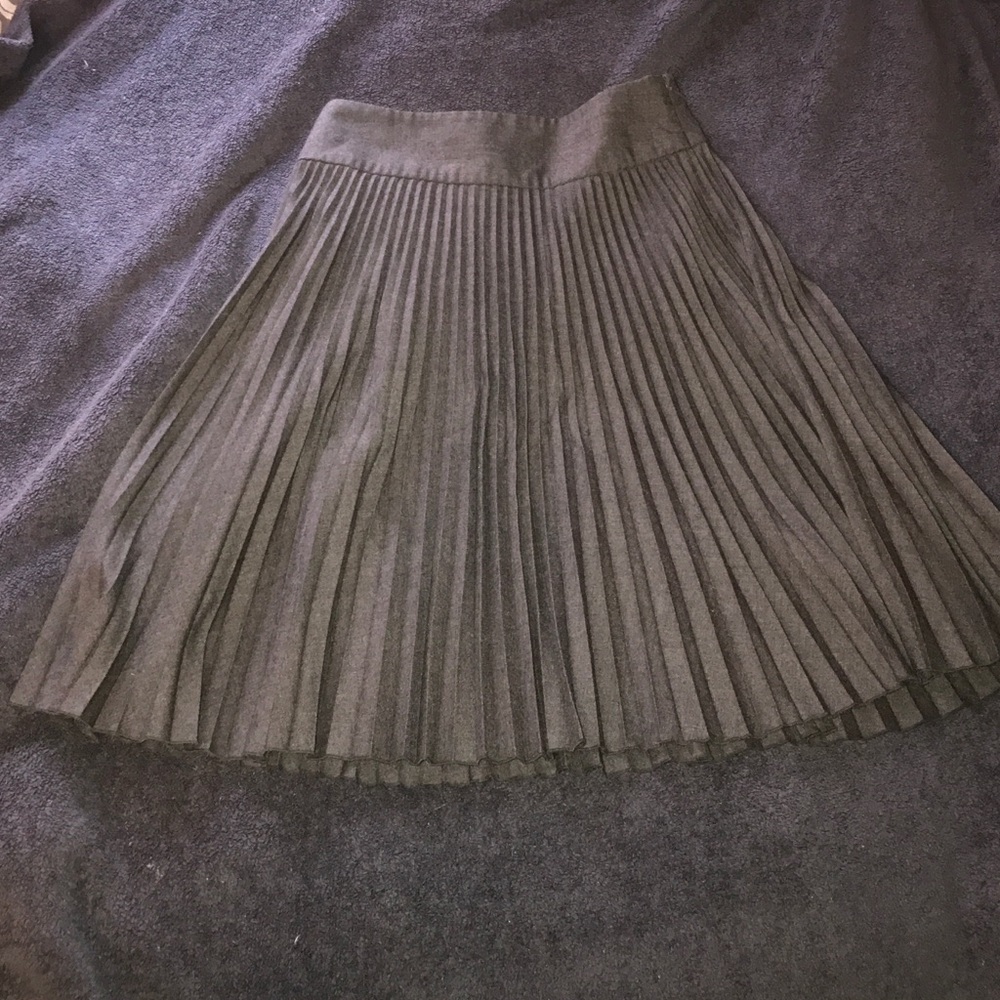 Classic grey pleated skirt