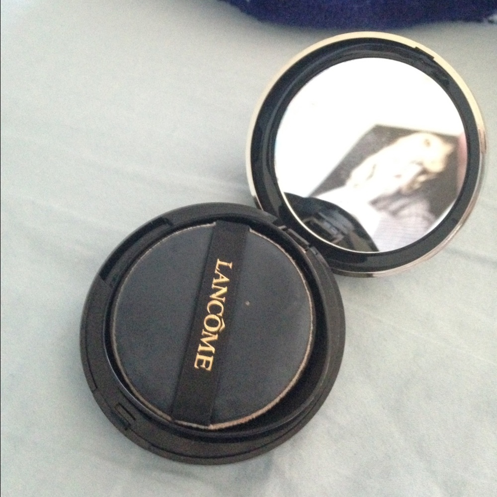 Lancôme high-coverage, oil free 30 SPF foundation